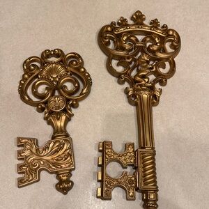 Elegant Set of Dart Syroco Gold Vintage Skeleton Keys Wall Decor!!!!